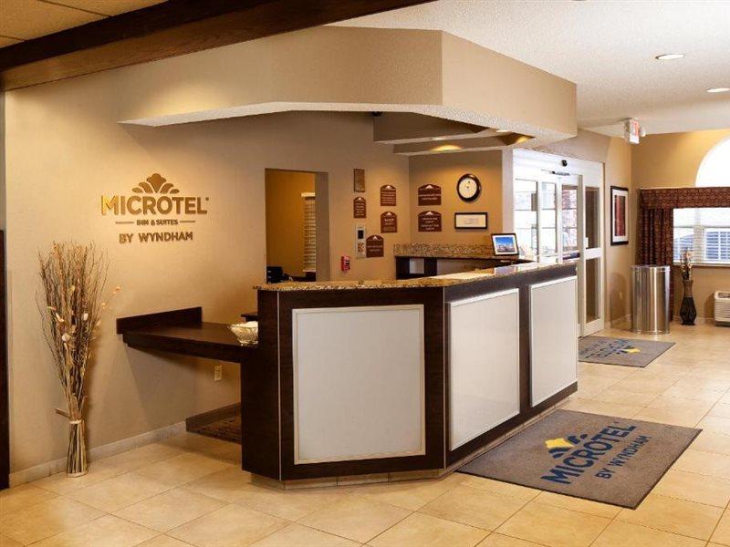Microtel Inn & Suites By Wyndham St Clairsville - Wheeling St. Clairsville Екстер'єр фото
