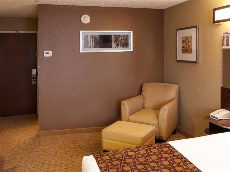 Microtel Inn & Suites By Wyndham St Clairsville - Wheeling St. Clairsville Екстер'єр фото
