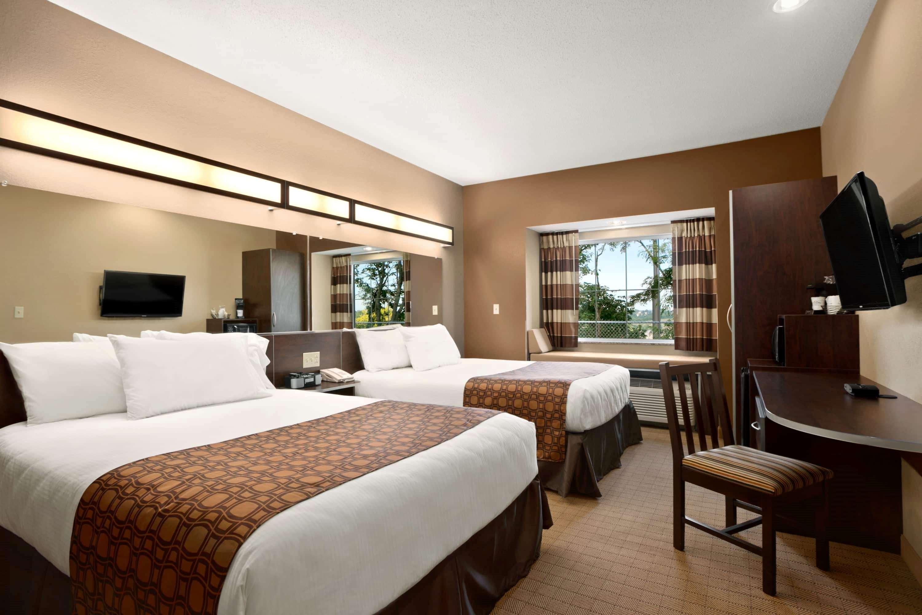 Microtel Inn & Suites By Wyndham St Clairsville - Wheeling St. Clairsville Екстер'єр фото
