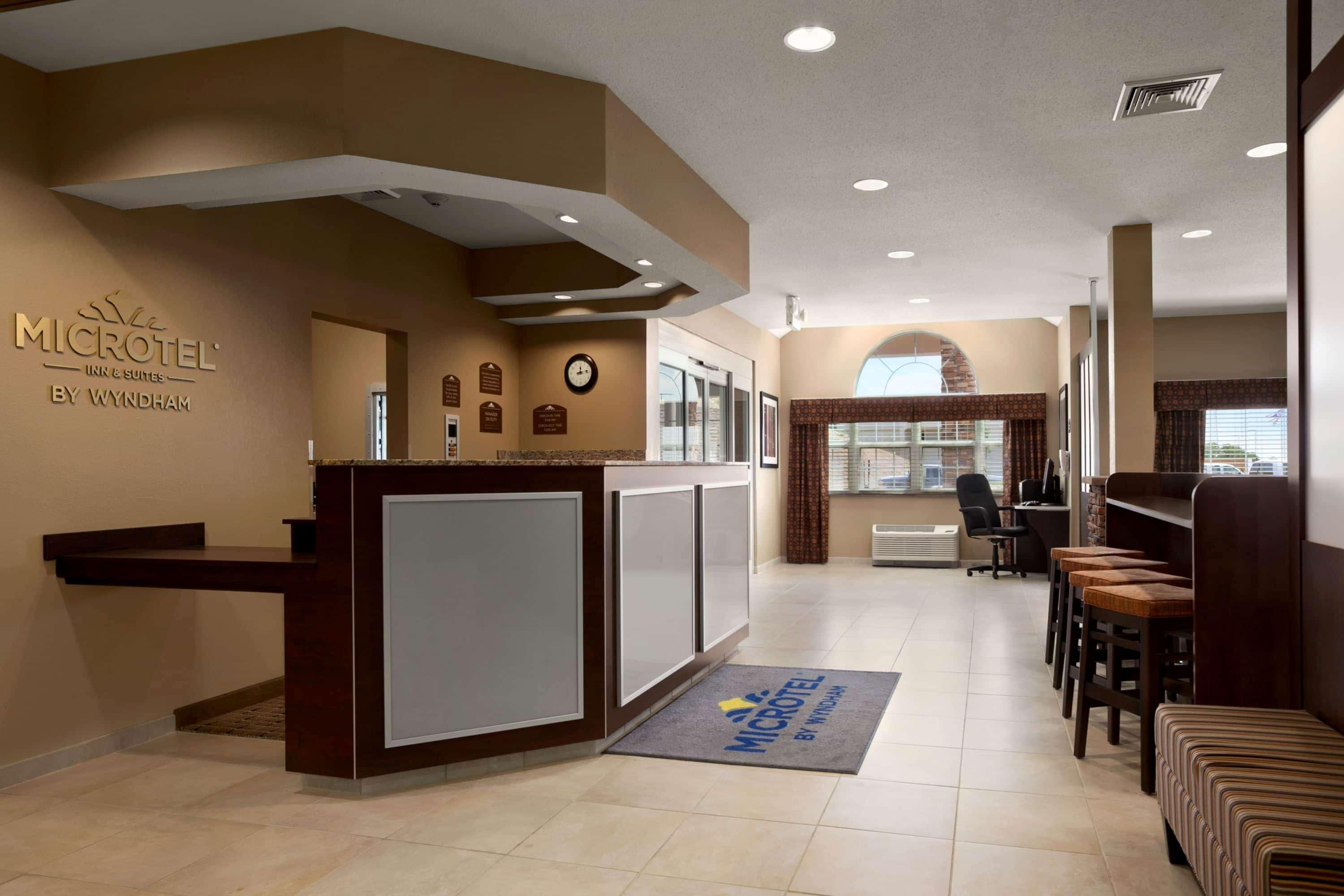 Microtel Inn & Suites By Wyndham St Clairsville - Wheeling St. Clairsville Екстер'єр фото