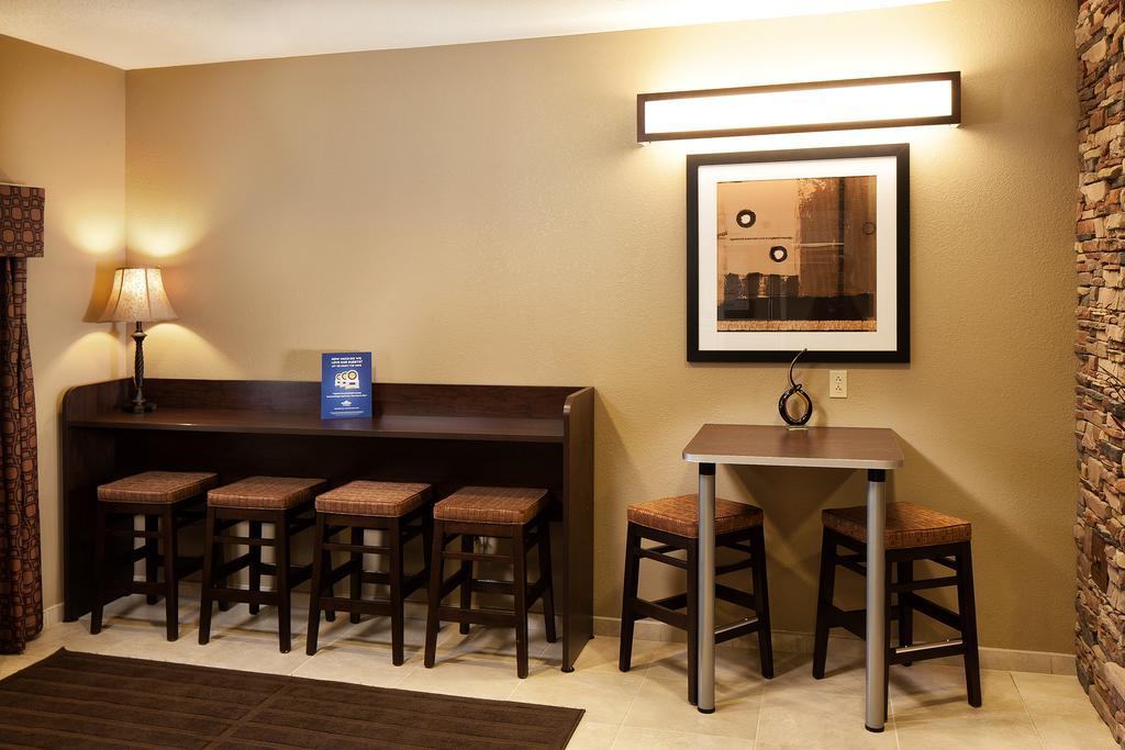 Microtel Inn & Suites By Wyndham St Clairsville - Wheeling St. Clairsville Екстер'єр фото