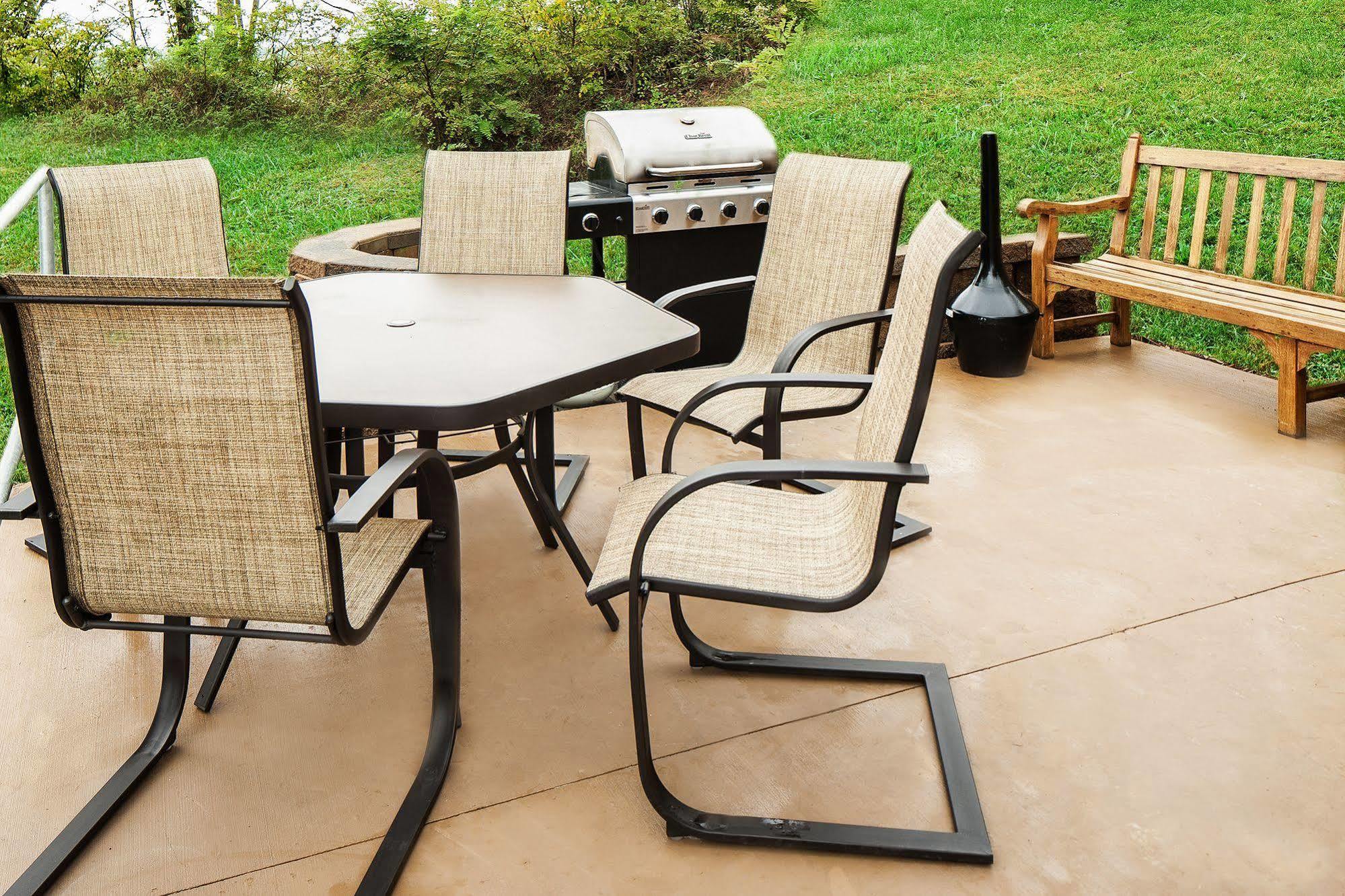 Microtel Inn & Suites By Wyndham St Clairsville - Wheeling St. Clairsville Екстер'єр фото